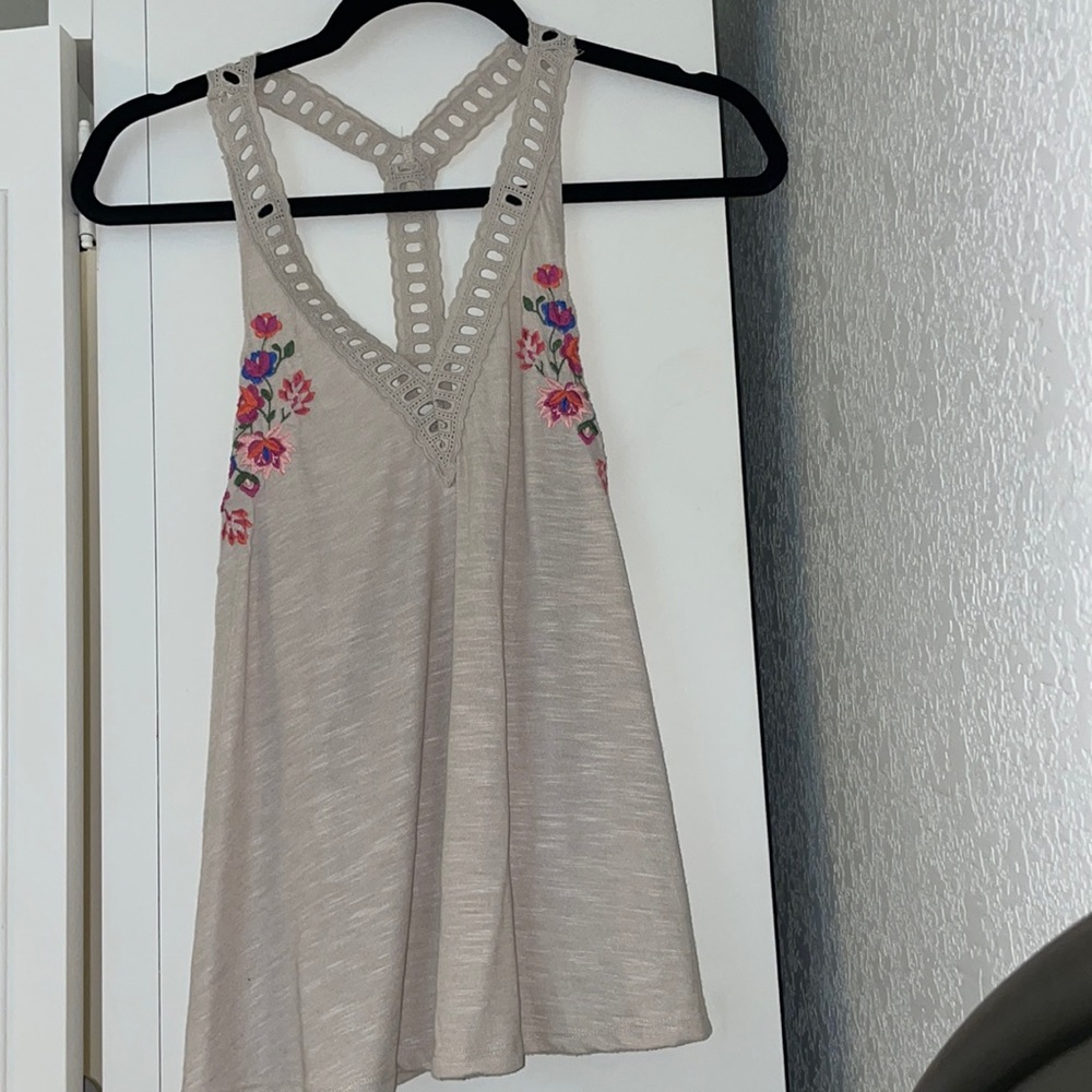 Hollister tank